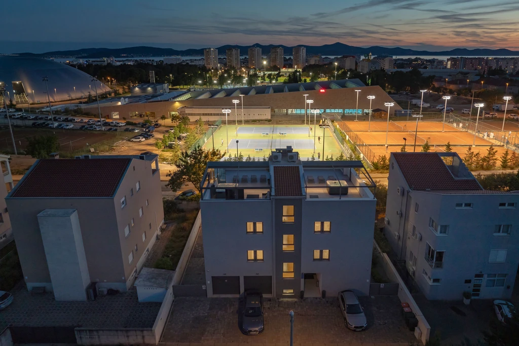 Zadar – Penthouse 1 s hidromasažnom kadom i krovnom terasom