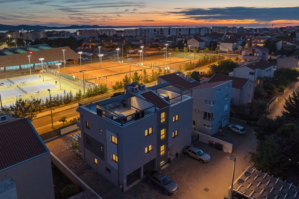 Zadar – Penthouse 1 s hidromasažnom kadom i krovnom terasom