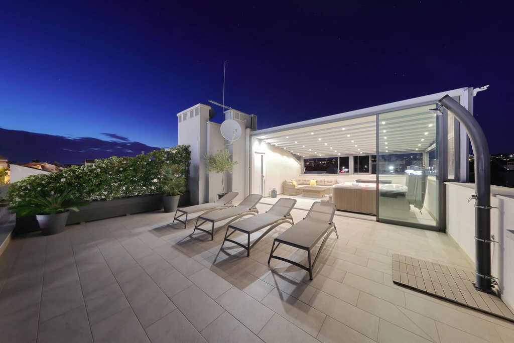 Zadar – Penthouse 2 – Krovna terasa i jacuzzi