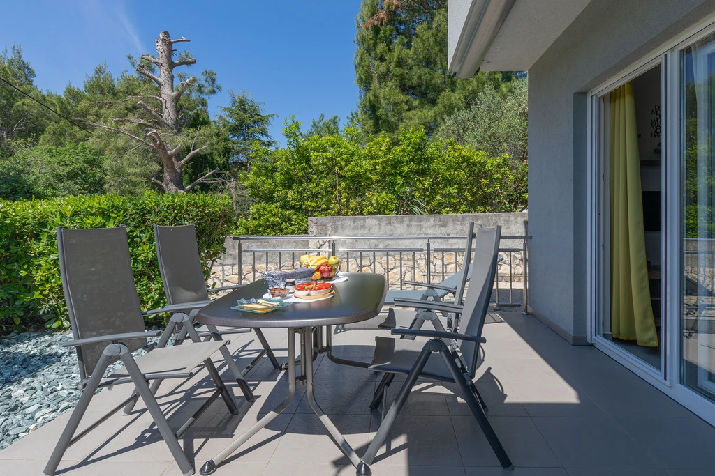 Apartman Sea & Stone br. 1 u Starigradu