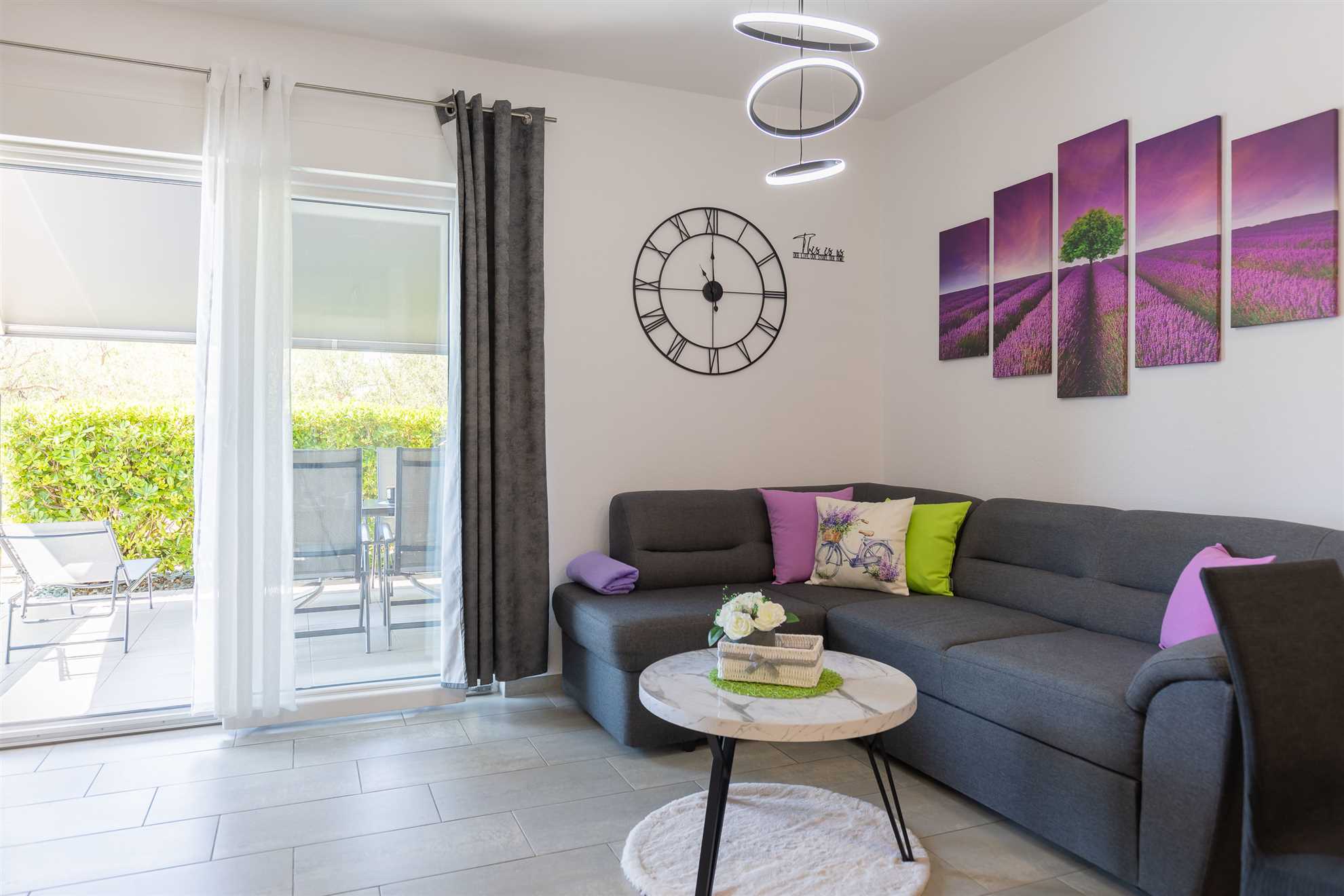 Sea & Stone Apartment No 2 in Starigrad