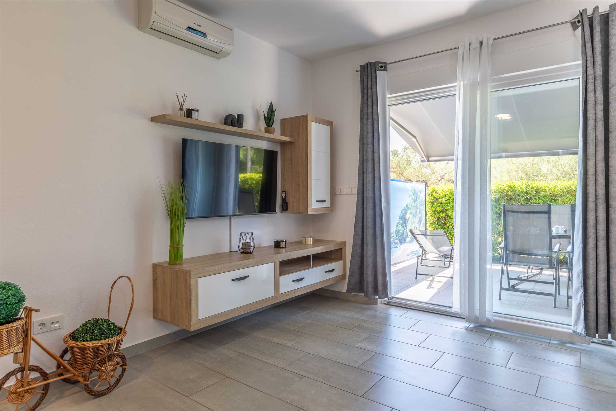 Sea & Stone Apartment No 2 in Starigrad