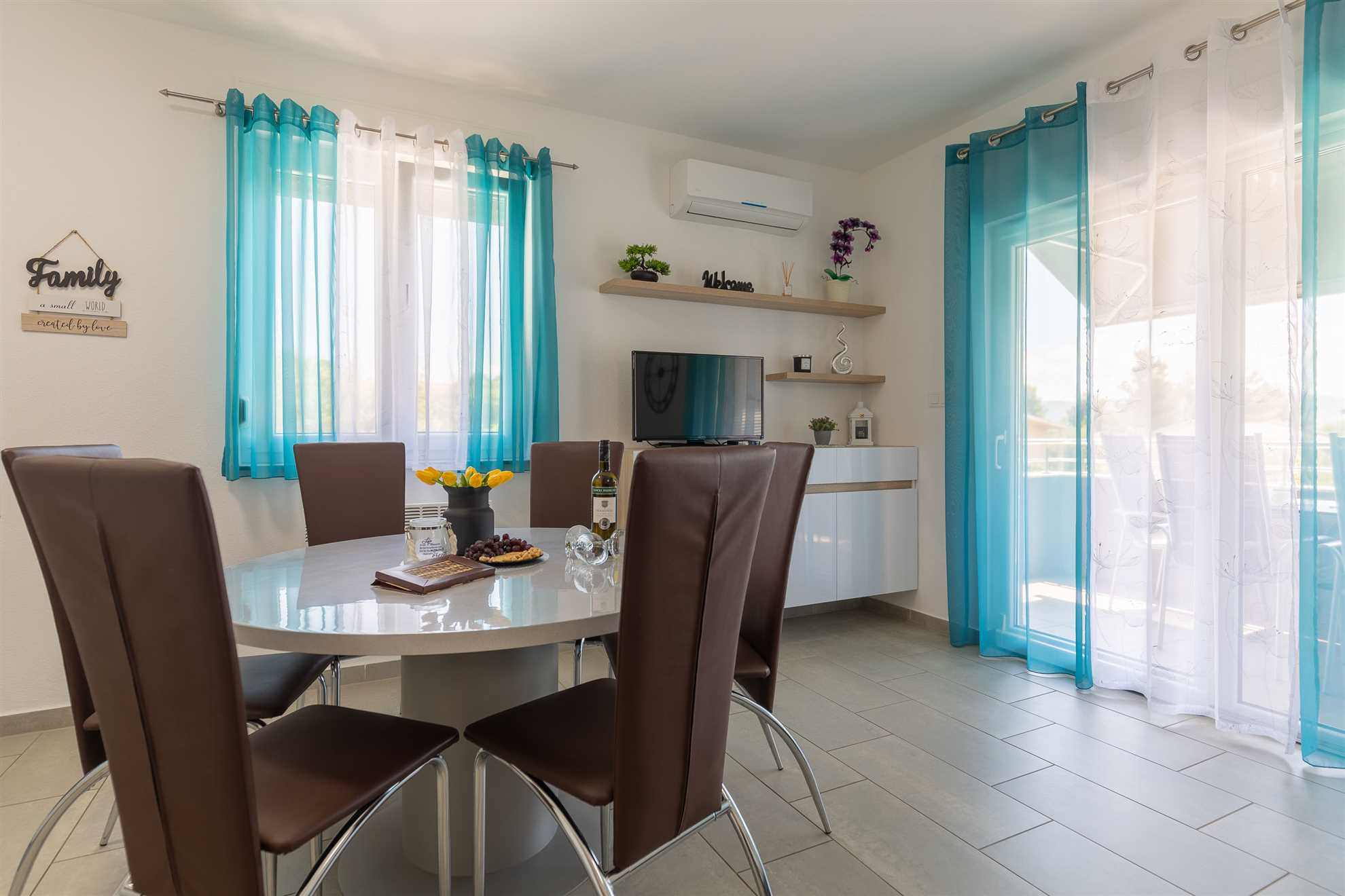 Sea & Stone Apartment No 3 in Starigrad