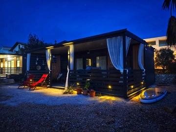 Mobile Home in Vir for 4 Guests