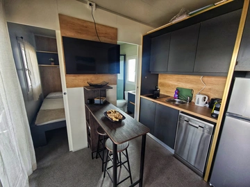 Mobile Home in Vir for Up to 4 Guests