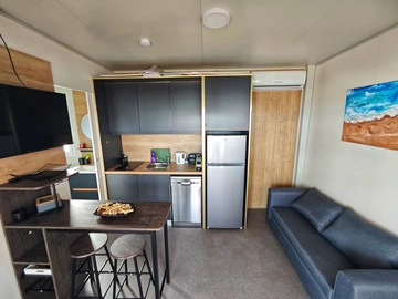 Mobile Home in Vir for Up to 4 Guests