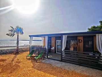 Mobile Home in Vir for Up to 4 Guests