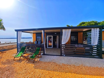 Mobile Home in Vir for Up to 4 Guests