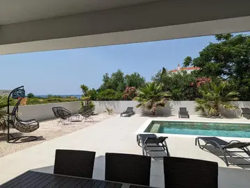 4-Bedroom Villa in Privlaka for Up to 10 Guests