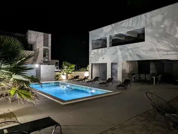 4-Bedroom Villa in Privlaka for Up to 10 Guests