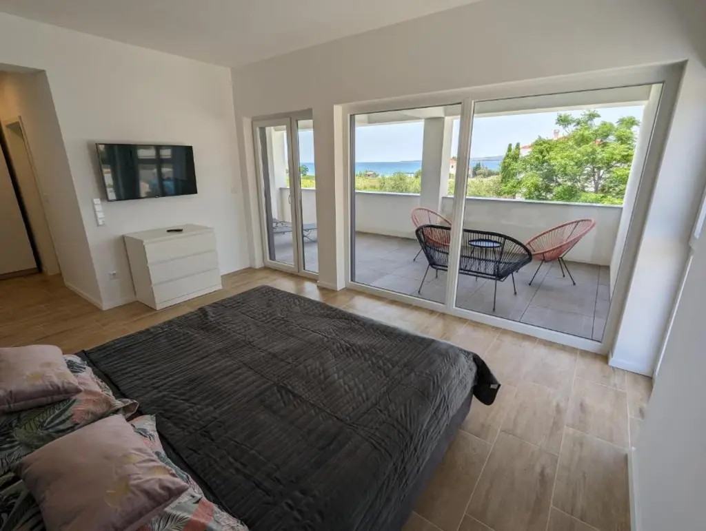 4-Bedroom Villa in Privlaka for Up to 10 Guests
