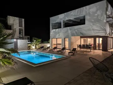 4-Bedroom Villa in Privlaka for Up to 10 Guests