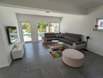 4-Bedroom Villa in Privlaka for Up to 10 Guests