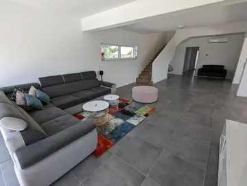 4-Bedroom Villa in Privlaka for Up to 10 Guests