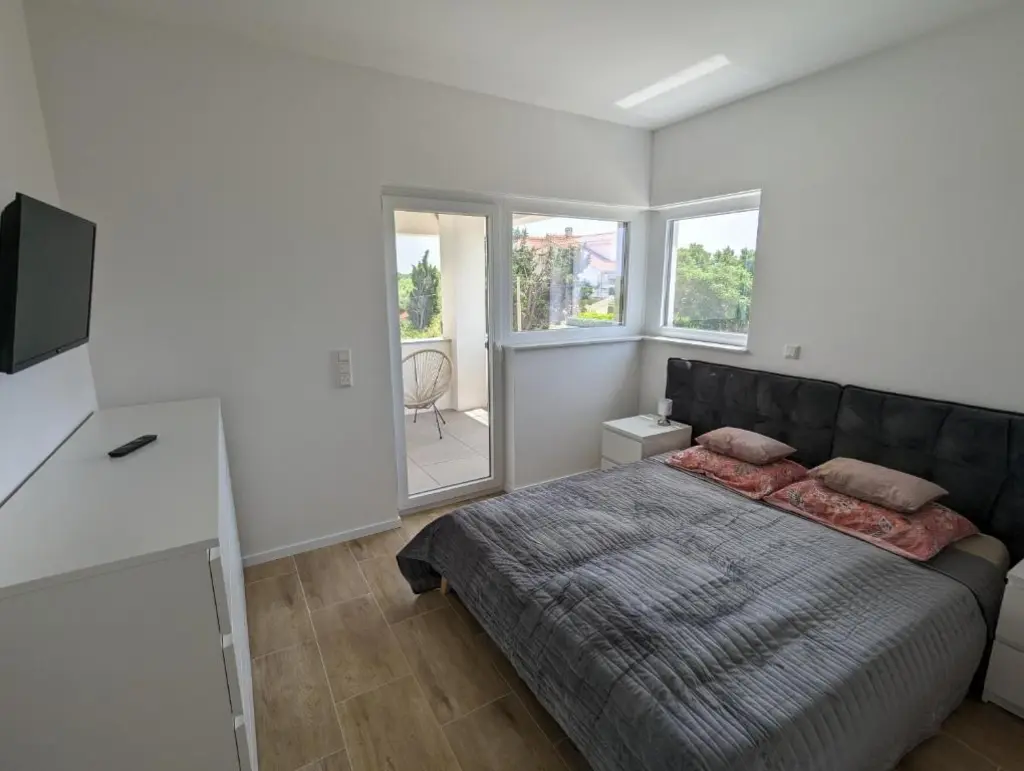 4-Bedroom Villa in Privlaka for Up to 10 Guests
