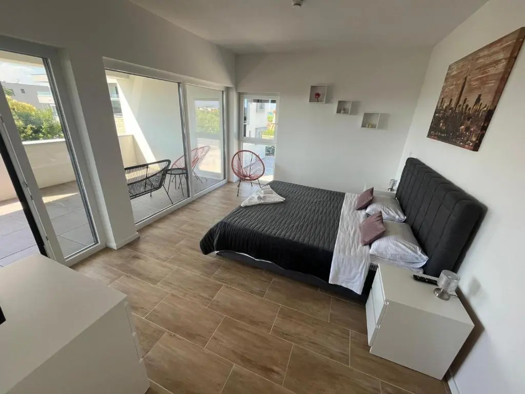 4-Bedroom Villa in Privlaka for Up to 10 Guests