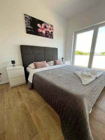 4-Bedroom Villa in Privlaka for Up to 10 Guests