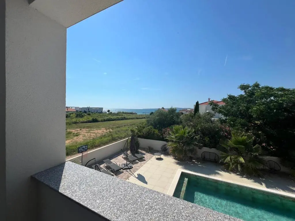 4-Bedroom Villa in Privlaka for Up to 10 Guests
