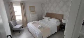 3-Bedroom Apartment with Sea View in Vir