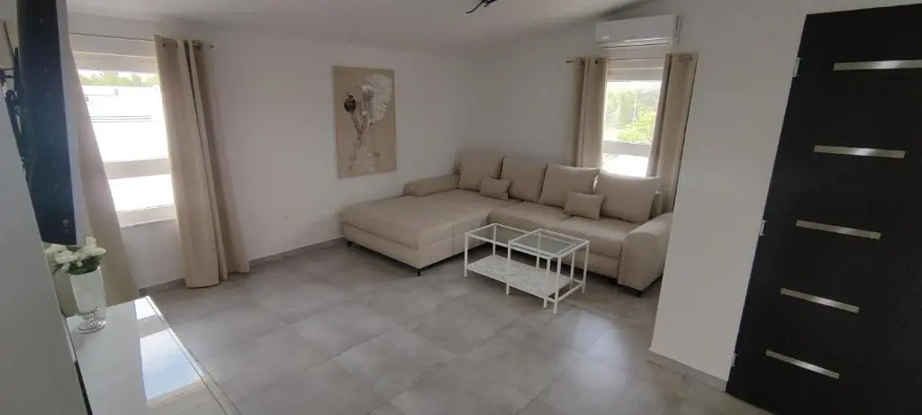 3-Bedroom Apartment with Sea View in Vir