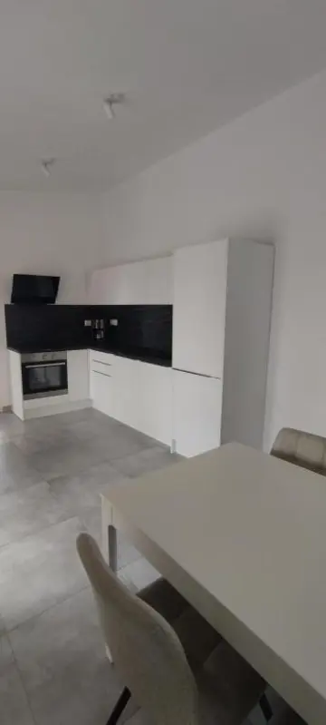 3-Bedroom Apartment with Sea View in Vir