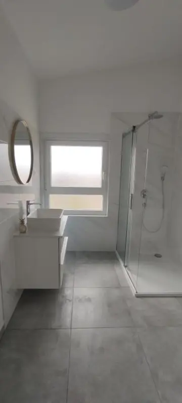 3-Bedroom Apartment with Sea View in Vir