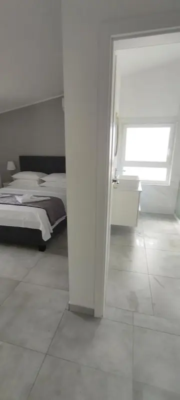 3-Bedroom Apartment with Sea View in Vir