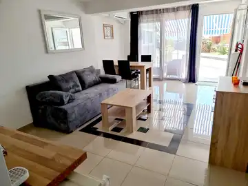 Seafront Apartment for Up to 4 in Omišalj