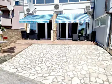 1-Bedroom Apartment in Omišalj for up to 4