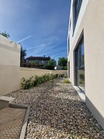 Modern 4-Bedroom Villa with Pool in Omišalj