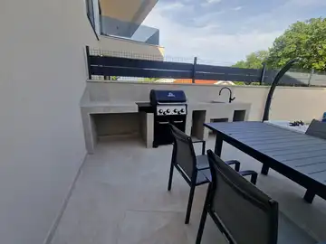 Modern 4-Bedroom Villa with Pool in Omišalj