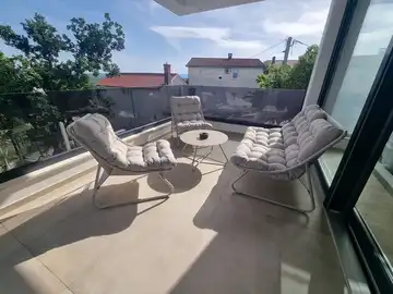 Modern 4-Bedroom Villa with Pool in Omišalj