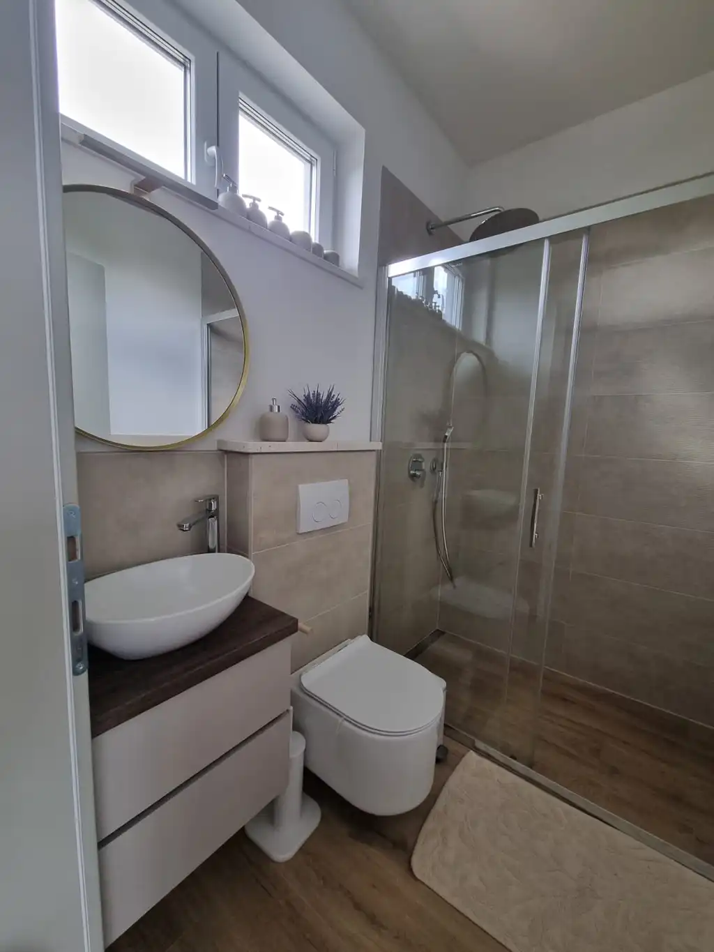 Modern 4-Bedroom Villa with Pool in Omišalj