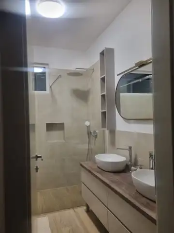 Modern 4-Bedroom Villa with Pool in Omišalj