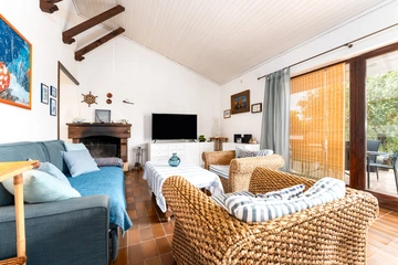 3-Bedroom Villa for Up to 8 Guests in Kornić