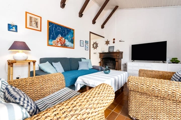 3-Bedroom Villa for Up to 8 Guests in Kornić