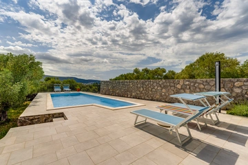 3-Bedroom Villa for Up to 8 Guests in Kornić