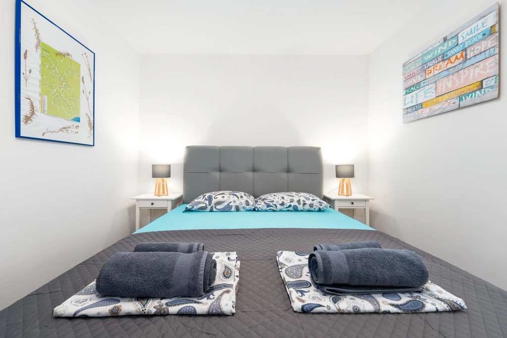 3-Bedroom Villa for Up to 8 Guests in Kornić