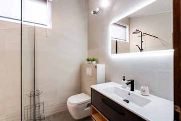 3-Bedroom Villa for Up to 8 Guests in Kornić