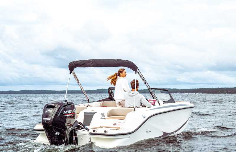 Quicksilver 525 aXess