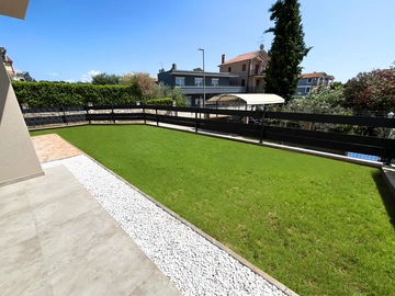 2-Bedroom Apartment in Novigrad with Large Terrace