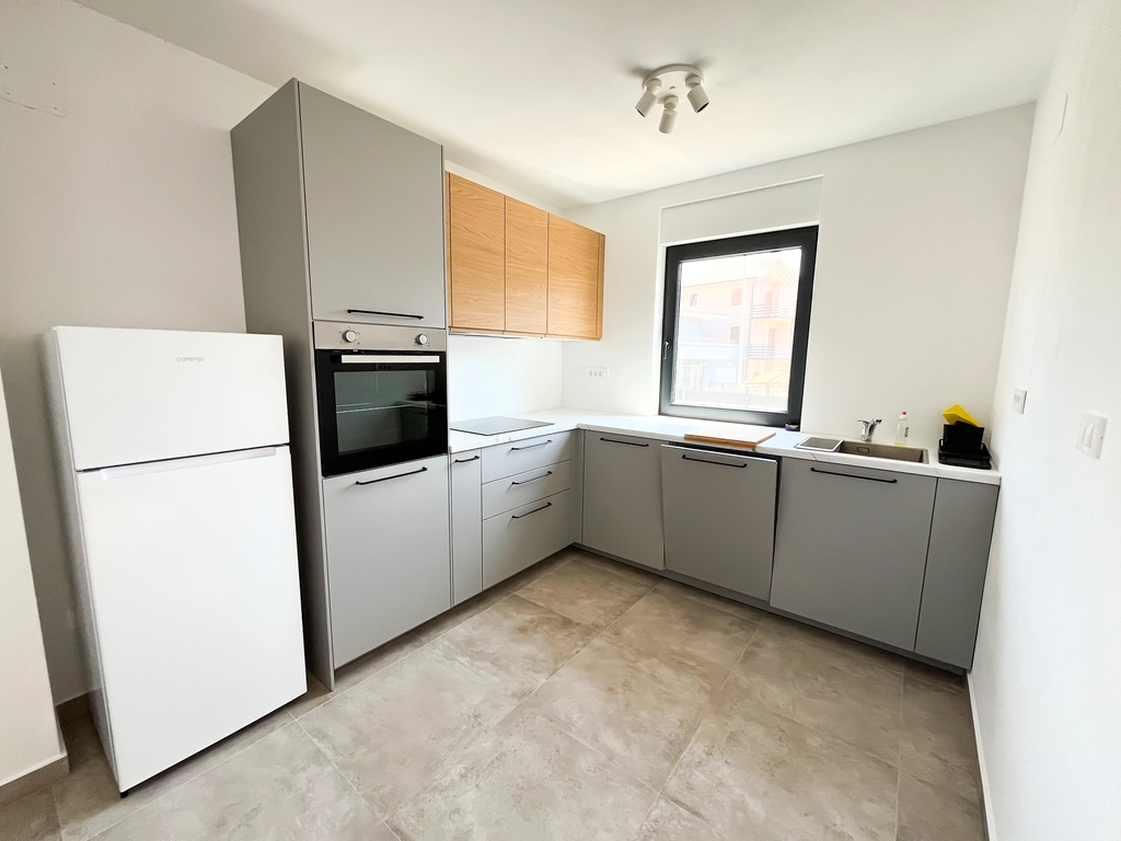 2-Bedroom Apartment in Novigrad with Large Terrace