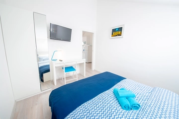 Sea-View Apartment in Bol for 6 Guests