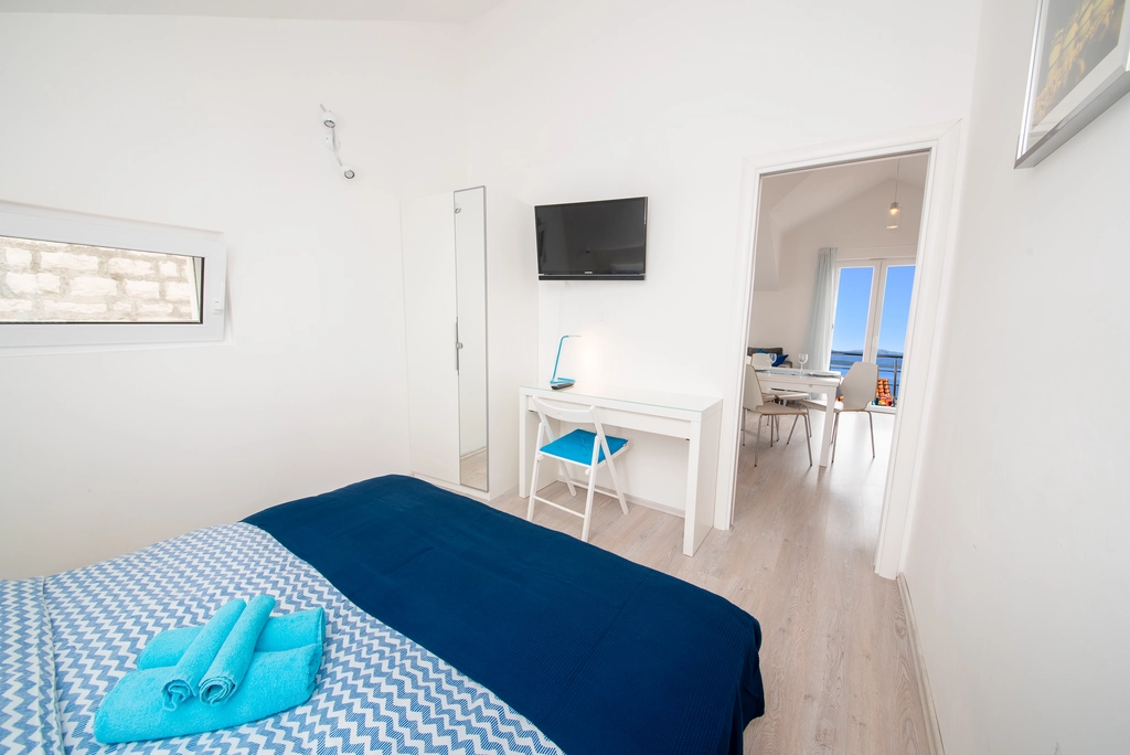 Sea-View Apartment in Bol for 6 Guests