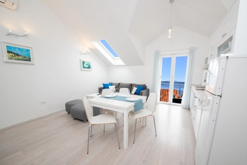 Sea-View Apartment in Bol for 6 Guests