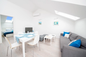 Sea-View Apartment in Bol for 6 Guests