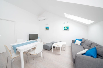 Sea-View Apartment in Bol for 6 Guests