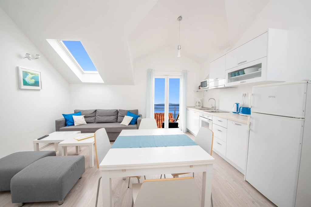 Sea-View Apartment in Bol for 6 Guests
