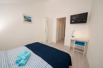 Sea-View Apartment in Bol for 6 Guests