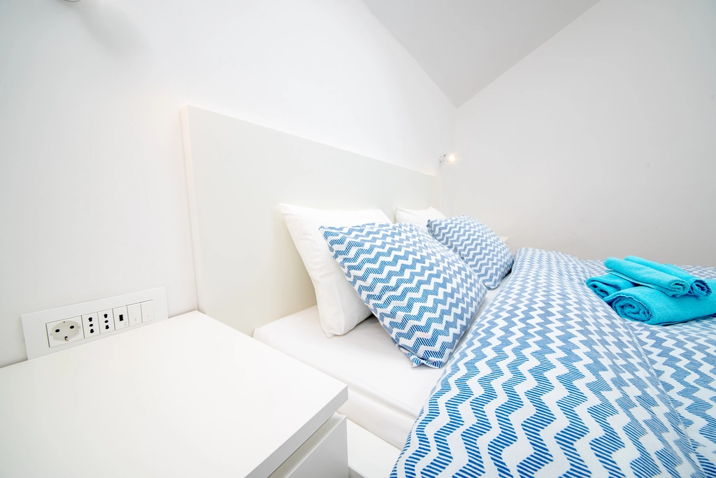 Sea-View Apartment in Bol for 6 Guests